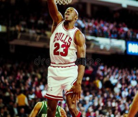 九游-阿里纳斯：NBA一直在进步 乔丹经典扣篮大赛放现在也就初中生水平